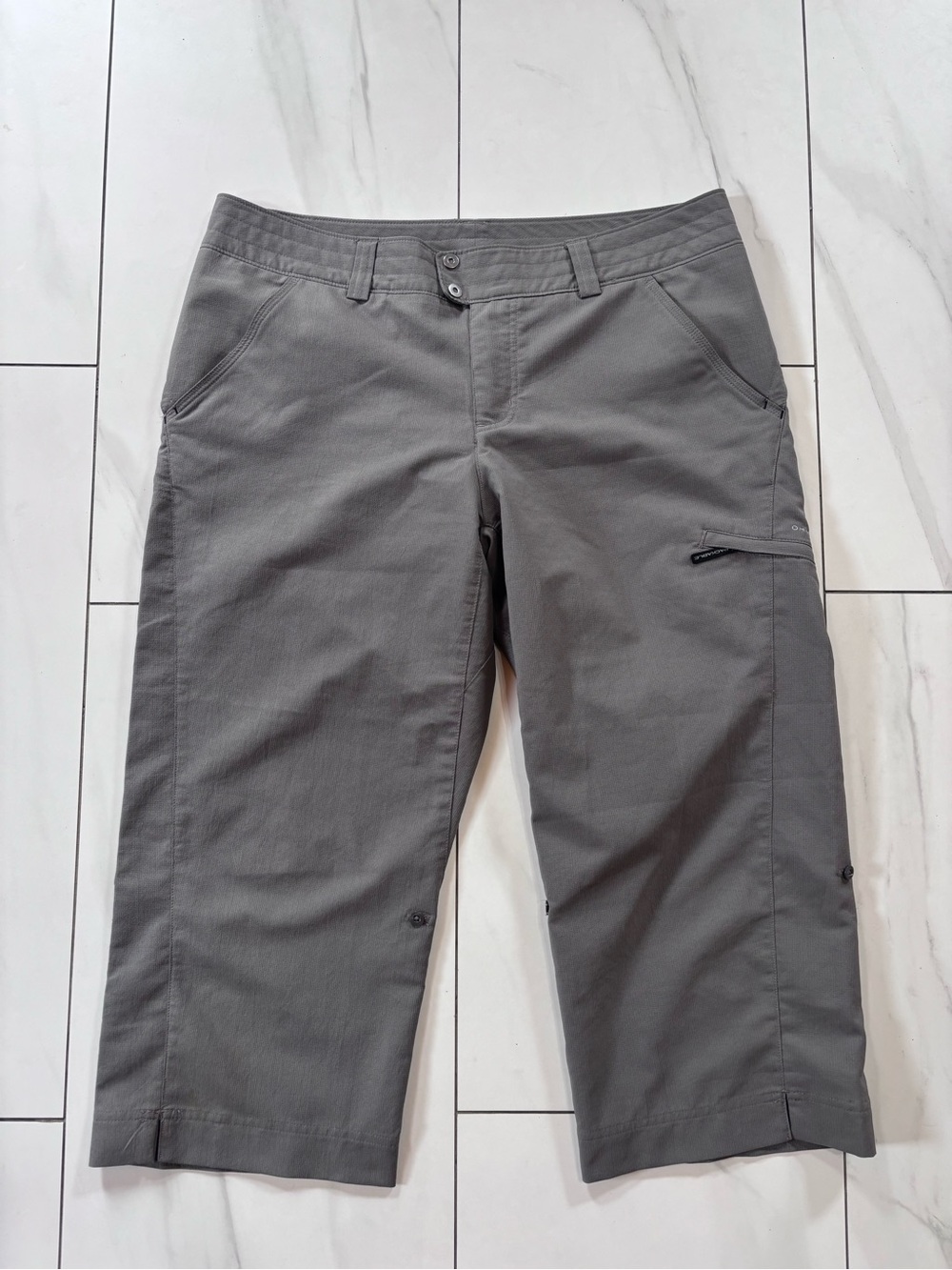Columbia Titanium packable capri/cropped hiking pants gray tone size